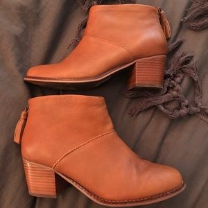 Tons Leila Booties, Size 6.5, Brown